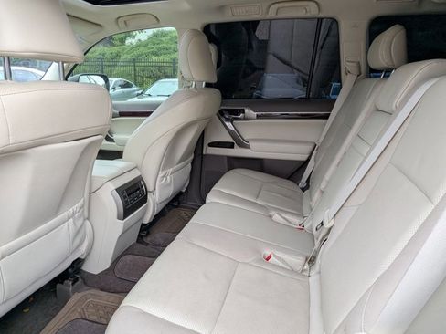 Used 2016 Lexus GX 460 w/ Premium Package image 19