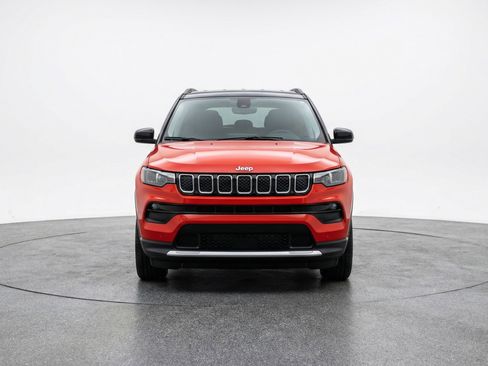 Used 2025 Jeep Compass Limited image 2