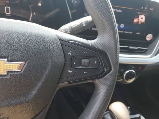 Used 2025 Chevrolet Trax LT FWD image 16