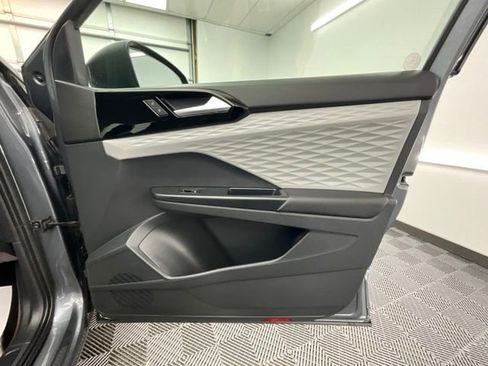 Used 2023 Volkswagen Taos S FWD image 15
