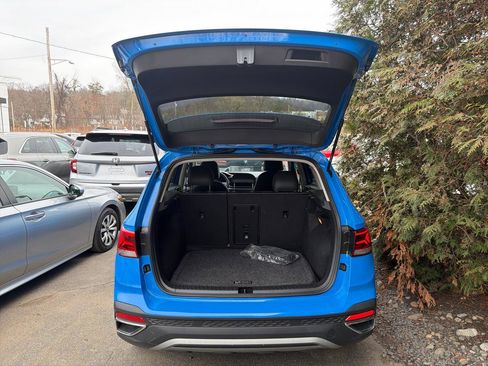 Used 2022 Volkswagen Taos SE w/ Panoramic Sunroof Package image 10