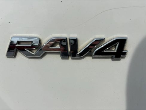 Used 2018 Toyota RAV4 LE w/ All Weather Liner Package image 13