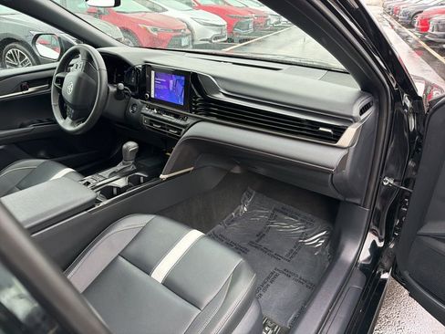 Certified 2025 Toyota Camry SE w/ Convenience Package image 11