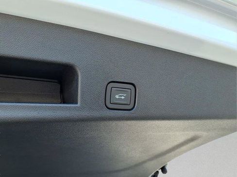 New 2026 Chevrolet Traverse RS w/ LPO, Floor Liner Package image 8