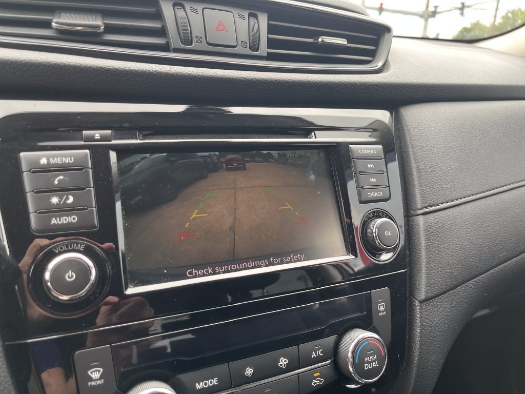 Used 2019 Nissan Rogue SV AWD/4WD image 18