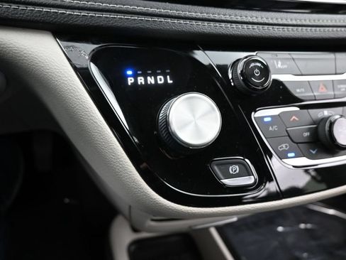 Used 2022 Chrysler Pacifica Touring-L FWD image 27