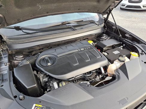 Used 2021 Jeep Cherokee Latitude Lux w/ Comfort/Convenience Group image 28