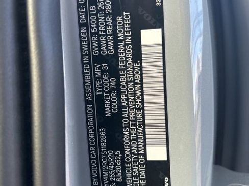 Certified 2025 Volvo XC60 B5 Plus image 28