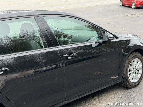 Used 2016 Volkswagen Golf S FWD image 40