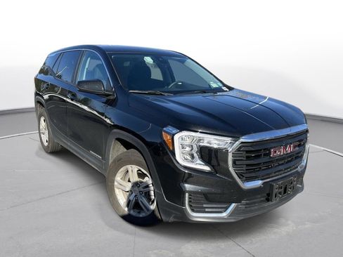 Used 2024 GMC Terrain SLE image 4