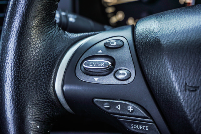 Used 2019 Nissan Pathfinder SL FWD image 30
