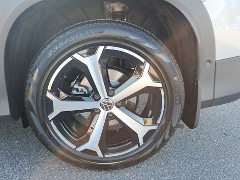 New 2026 Volkswagen Tiguan SE image 31