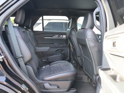 Used 2025 Ford Explorer ST w/ Sun And Sound Package AWD/4WD image 16