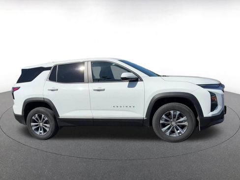 Used 2025 Chevrolet Equinox LT image 16
