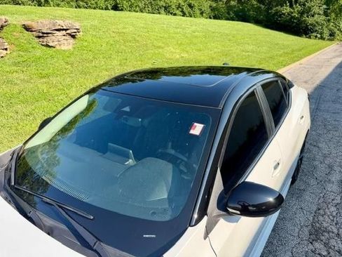 Used 2023 Nissan Sentra SR w/ SR Premium Package FWD image 3