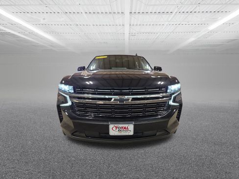 Used 2021 Chevrolet Suburban RST image 3
