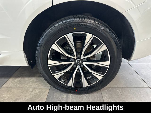 Used 2023 Volvo XC60 B5 Plus AWD/4WD image 8