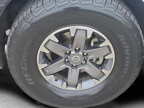 Used 2014 Nissan Frontier PRO-4X w/ Pro-4x Luxury Package AWD/4WD image 9