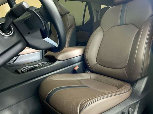 Used 2025 Honda Pilot Elite image 21