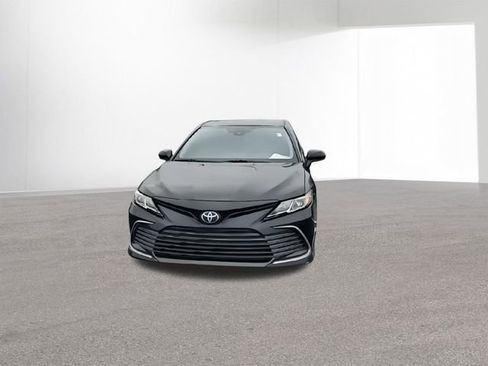 Used 2023 Toyota Camry LE image 3