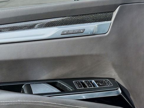 Certified 2025 Cadillac Escalade ESV V AWD/4WD image 28