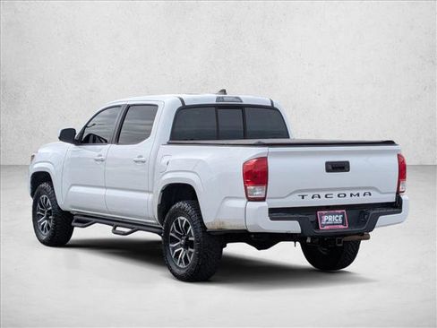 Used 2017 Toyota Tacoma SR image 7
