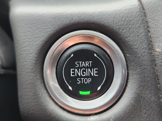 Used 2024 GMC Yukon SLT AWD/4WD image 19