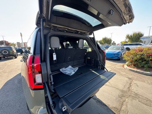 New 2025 Ford Expedition Platinum w/ Stealth Performance Package image 12