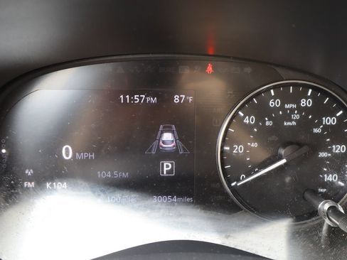 Used 2022 Nissan Kicks SV FWD image 9