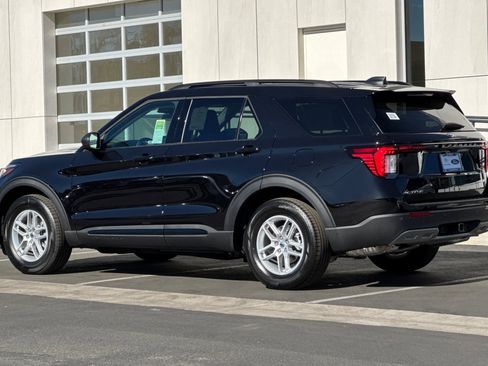 New 2026 Ford Explorer Active w/ Active Comfort Package image 5