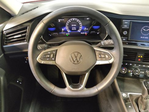 Used 2023 Volkswagen Jetta SE w/ Panoramic Sunroof Package FWD image 22