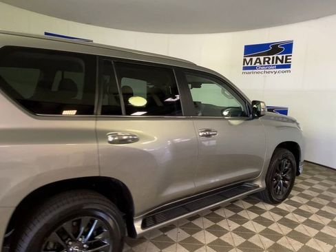 Used 2023 Lexus GX 460 Premium w/ Premium Plus Package AWD/4WD image 2