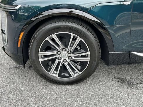 New 2026 Cadillac Lyriq Luxury RWD image 9