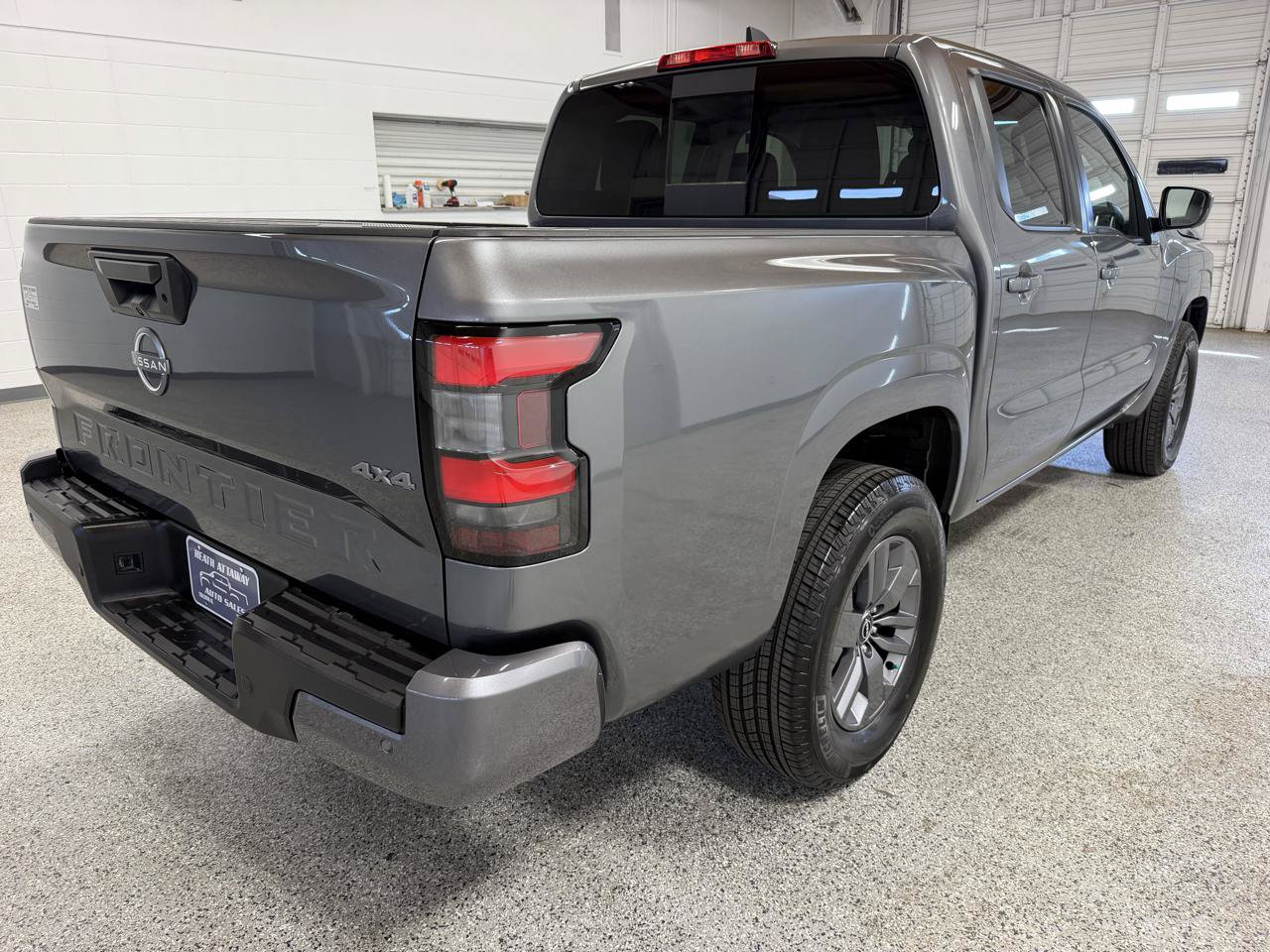 Used 2025 Nissan Frontier SV AWD/4WD image 5