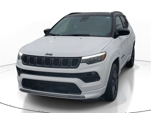 Used 2025 Jeep Compass Limited w/ High Altitude Package image 2