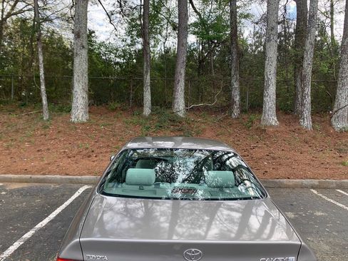 Used 2001 Toyota Camry LE FWD image 5