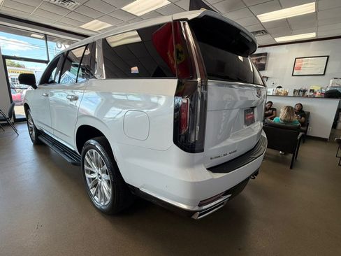 Used 2023 Cadillac Escalade Premium Luxury AWD/4WD image 9