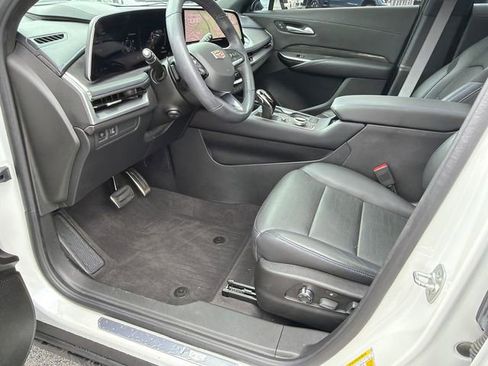Used 2024 Cadillac XT4 Sport FWD image 9
