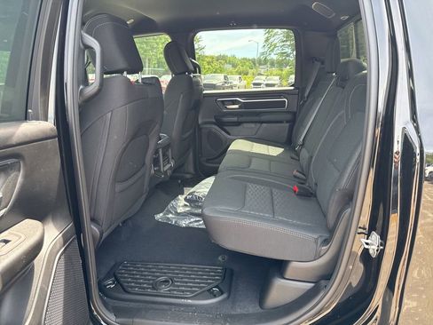 New 2026 RAM 1500 4x4 Crew Cab image 19