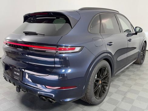 New 2026 Porsche Cayenne GTS image 7