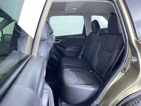 Used 2023 Subaru Forester Premium image 21