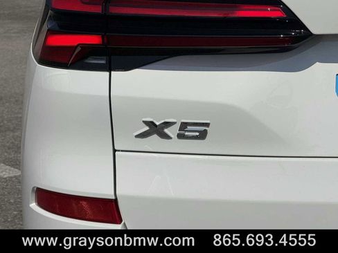 Used 2026 BMW X5 xDrive40i w/ M Sport Package image 35