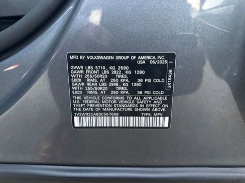 Used 2025 Volkswagen Atlas SE image 29