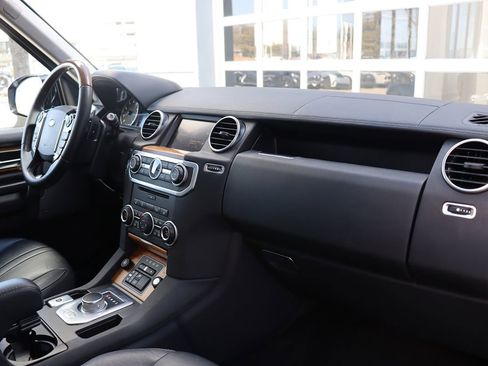 Used 2016 Land Rover LR4 HSE Silver Edition image 14