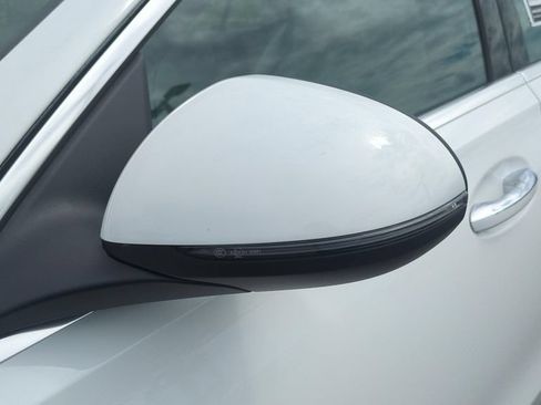 Used 2025 Mercedes-Benz C 300 Sedan image 11