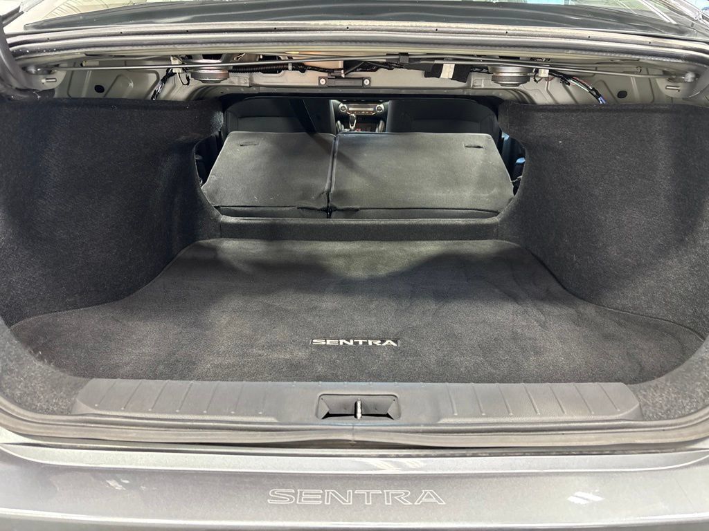 Used 2021 Nissan Sentra SR FWD image 34