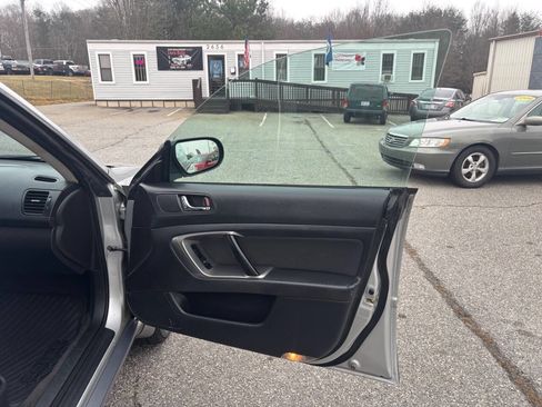 Used 2007 Subaru Outback 2.5i image 10