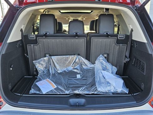 New 2025 Nissan Pathfinder Platinum image 11