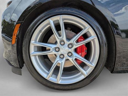 Used 2021 Chevrolet Camaro LT w/ Technology Package image 22