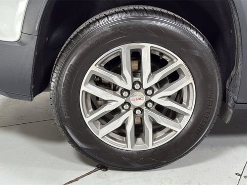 Used 2018 GMC Acadia SLE image 22